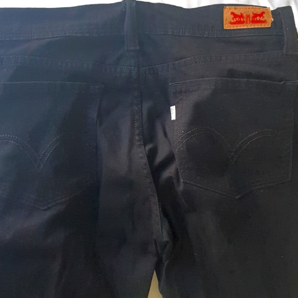 Jeans - Picture 2 of 3